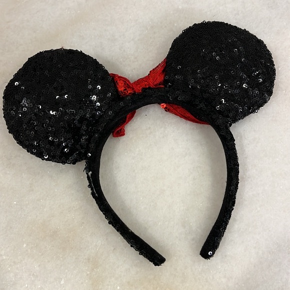 Sequenced Minnie Mouse Ears - Picture 2 of 3